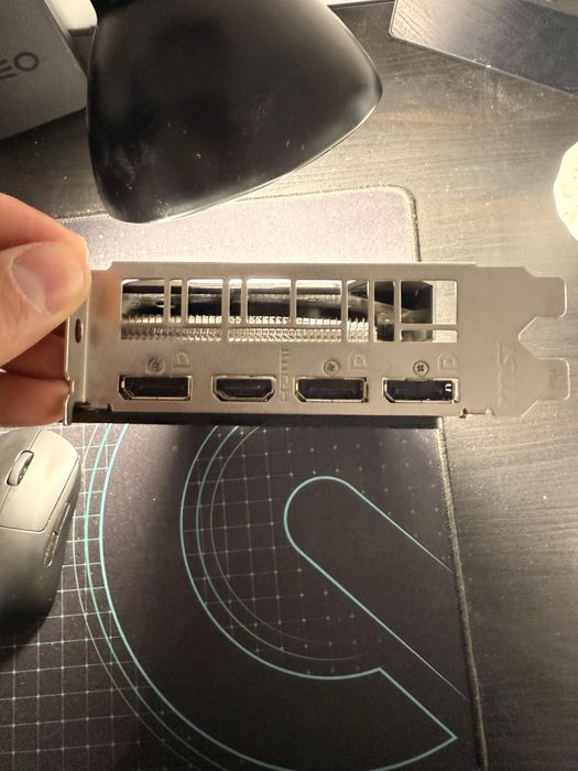 Placa gráfica MSI RTX 2060 Ventus + 16GB RAM G.Skill Trident Z RGB