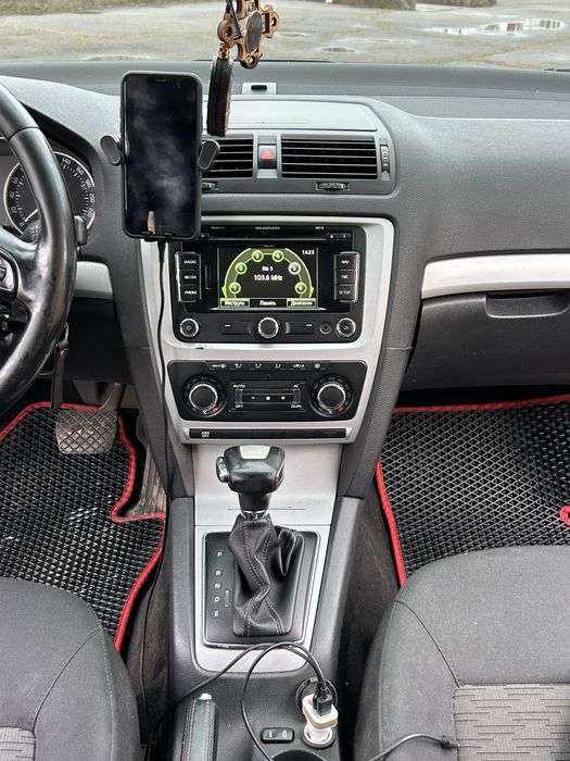 Шкода А5  2012,2.0 дизель,кпп автомат