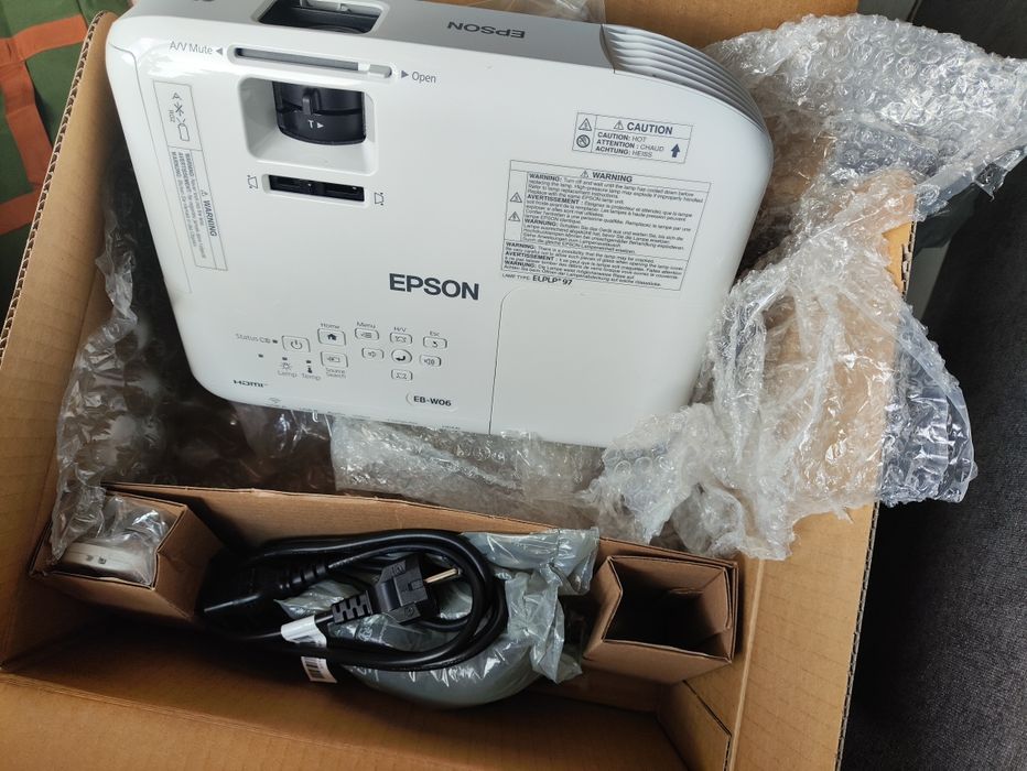 Проектор Epson EB-W06