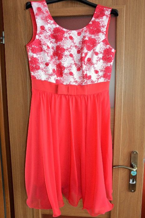 Piękna sukienka idealna na studniówkę, wesele, komunię czy inne okazję