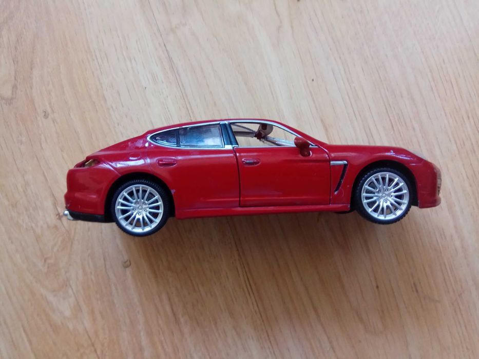 Модель Porsche Panamera S 1:24 MSZ звук, свет