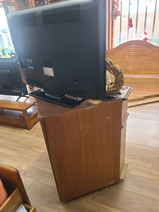 Movel de canto em madeira clara