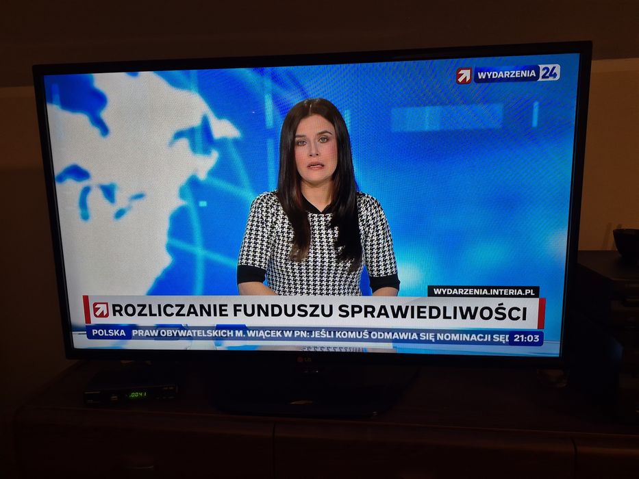 Telewizor LCD LG  42 całe Dekoder  DVBT I Smart