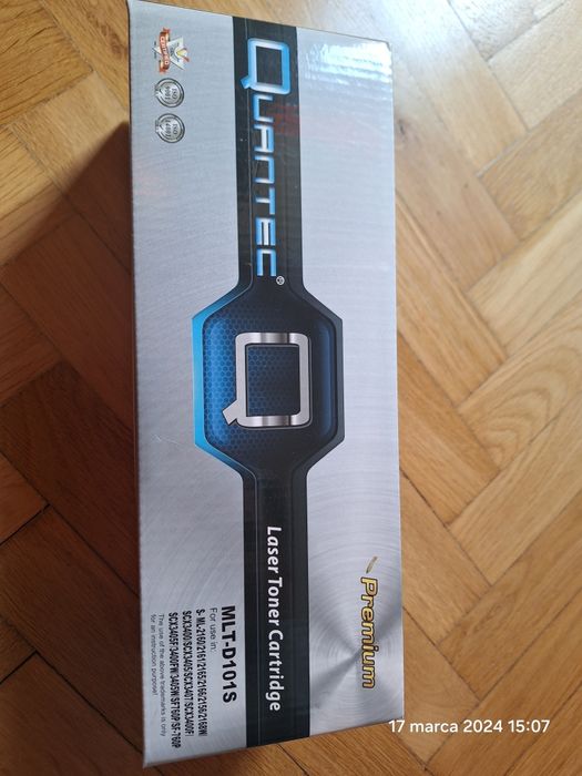 Toner czarny do drukarki laserowej.