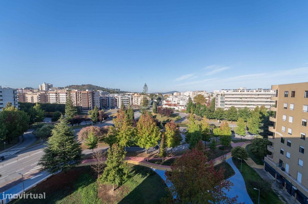 Apartamento T4 Com Garagem Fechada Em São Vitor - Braga