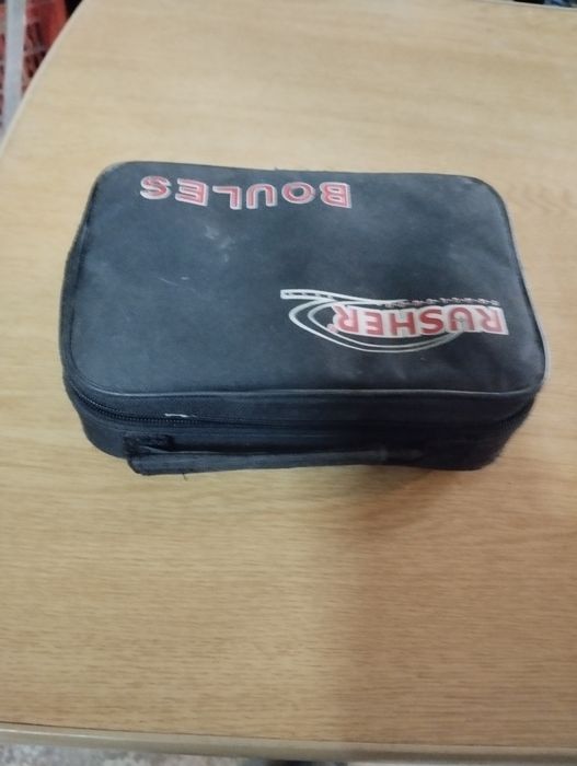 Vendo 6 bolas de petanca com saco
