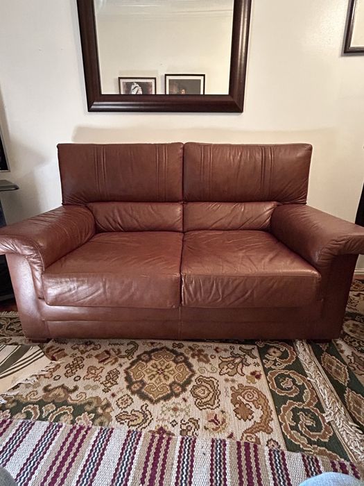2 Sofás Castanhos