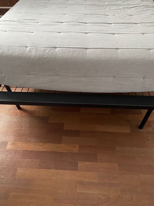 Cama estrado em ótimo estado