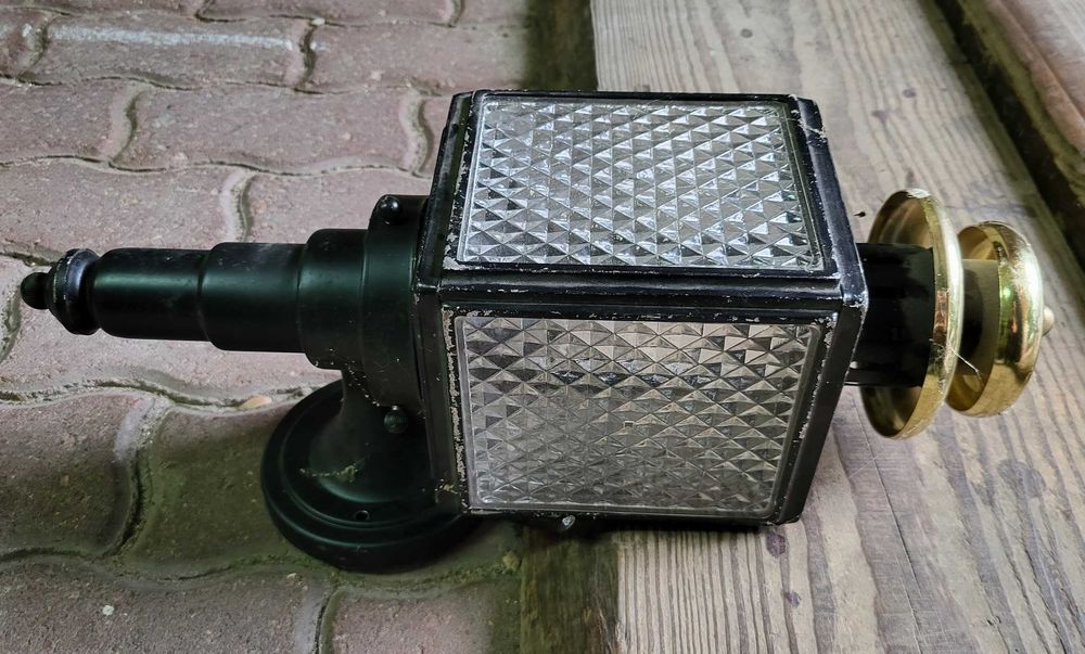 Lampa kinkiet ścienny