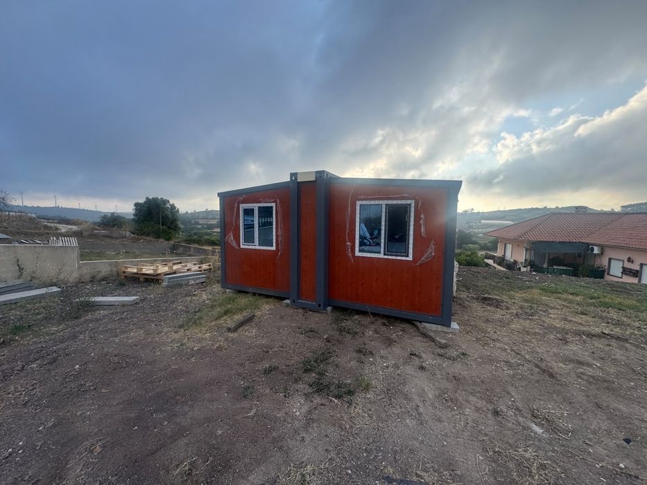 Vendo casa expansivel  montavel e desmontavel  a segunda foto seria ideia do projeto