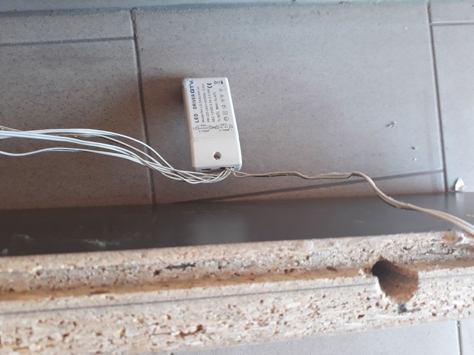 Półka ze światłami led.