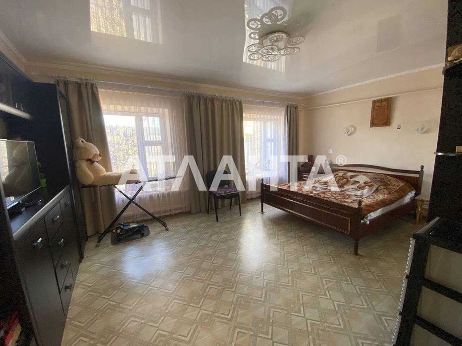 В продаже часть дома с земельным участком с. Дачное. Под Євідновлення!