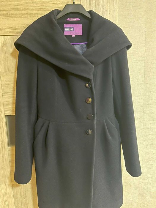 Жіноче пальто у гарному стані