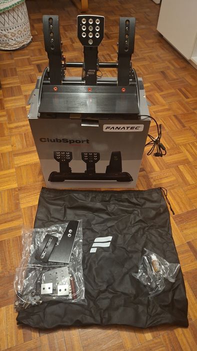 vendo pedal Fanatec V3 com brake performance kit