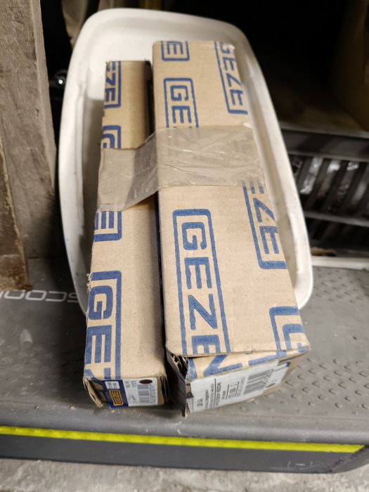 Samozamykacz do drzw