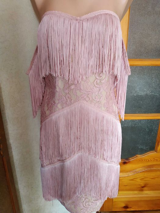 Пыльно-розовое кружевное облегающее платье с бахромой для девочек 38 р