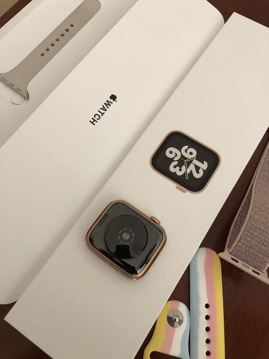 Apple watch se 44mm rose gold