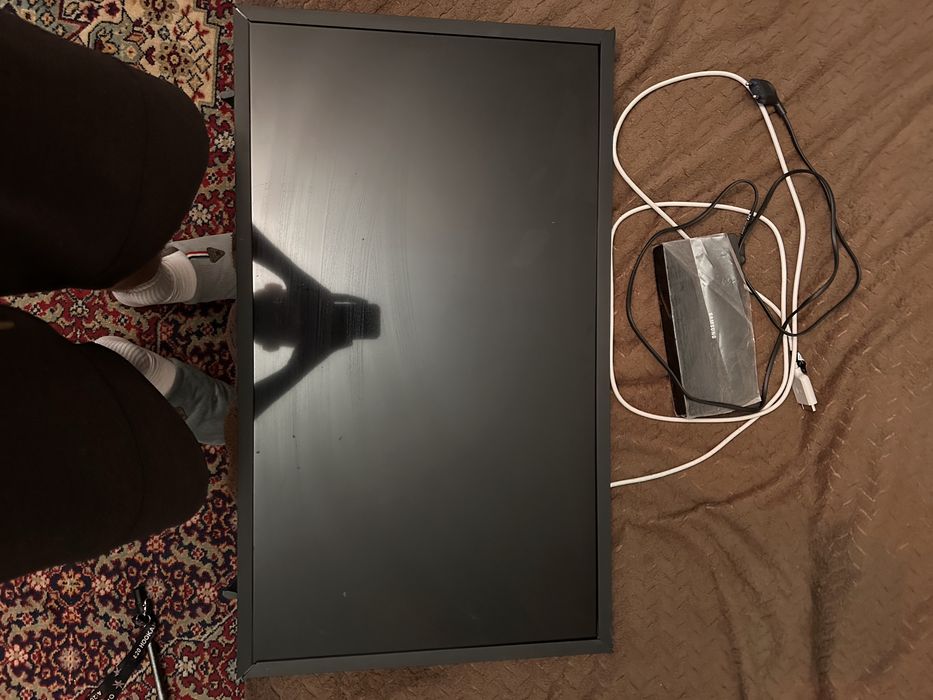 Продам телевізор Samsung QE32LS03TCU (32") на запчастини або під відновлення