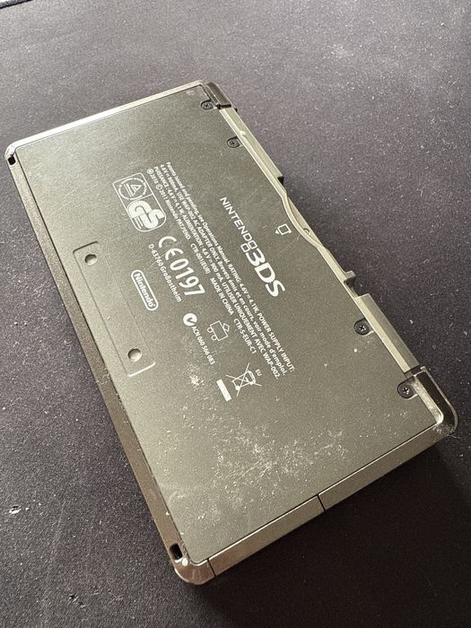Nintendo 3DS Not Working (For Parts)64738872237698122