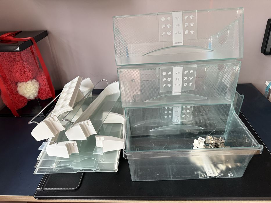 Wyposażenie, szuflady, wklady lodówki do zabudowy Liebherr Icuns