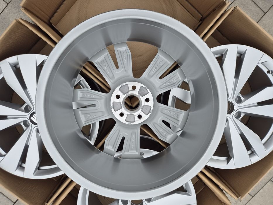 Felgi 19" 5x112 Maxion OEM Skoda Octavia Superb Kodiaq Karoq Srebrne Nowe | #VWR19S