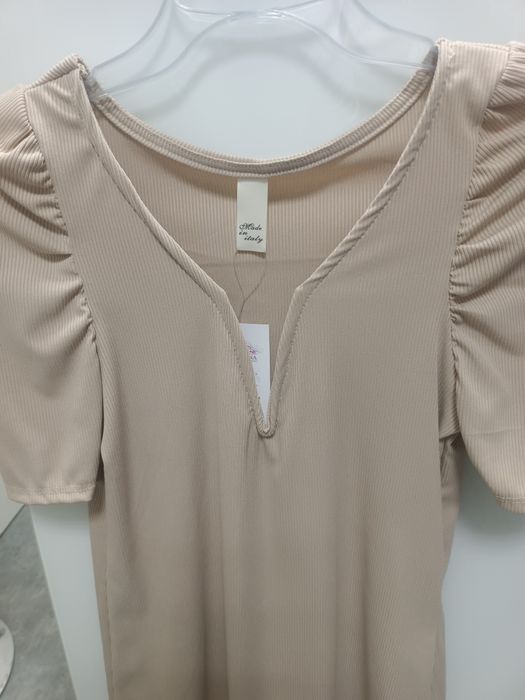 Bluzka damska z ozdobnym dekoltem