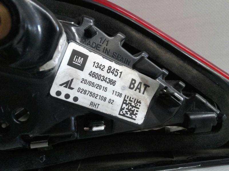 Farolim da mala esquerdo OPEL Corsa E
