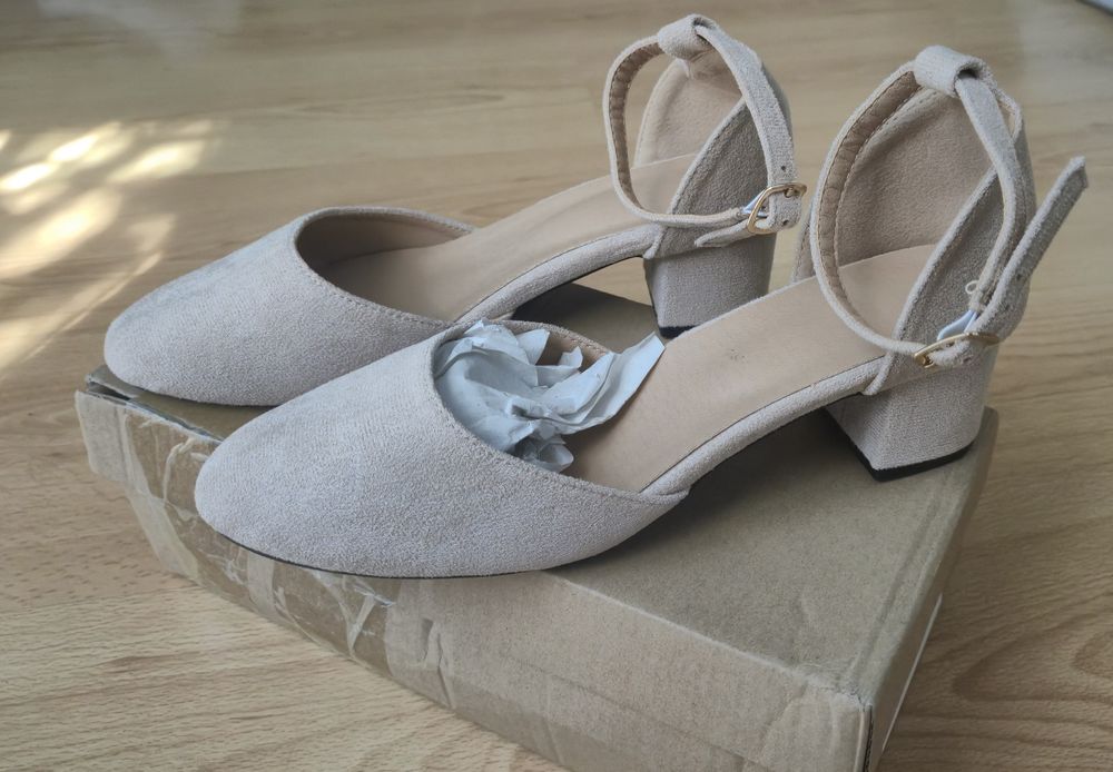 Nowe Sandałki / Czółenka 39