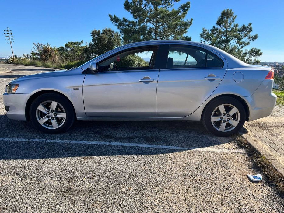 Mitsubishi Lancer automático