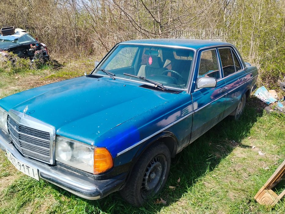 Мерседес  240 D. W 123