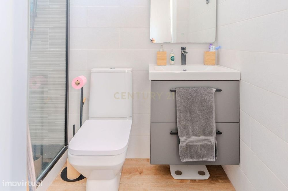 Apartamento T3 Totalmente Remodelado | 114 m² | Suite | Open Space | C