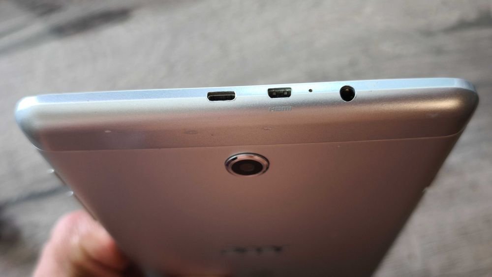 Планшет  acer iconia tab 8