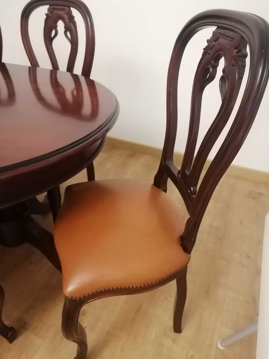 Mesa de jantar com 6 cadeiras
