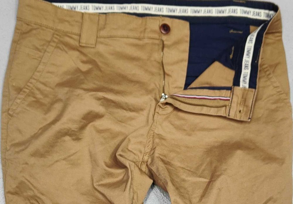 Wr) TOMMY JEANS męskie spodnie materiałowe Roz.32/32