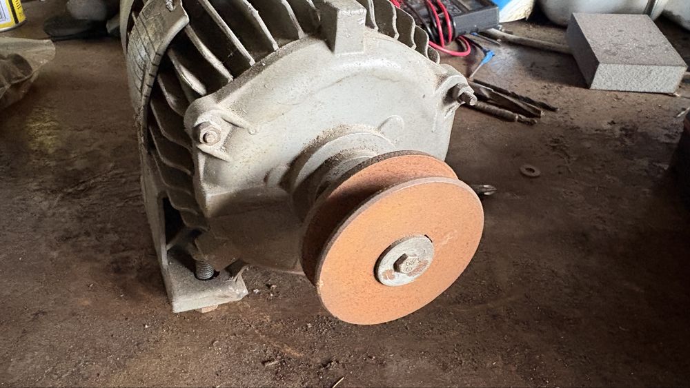 Silnik elektryczny 3-fazowy 0,37 kW 1370 obr