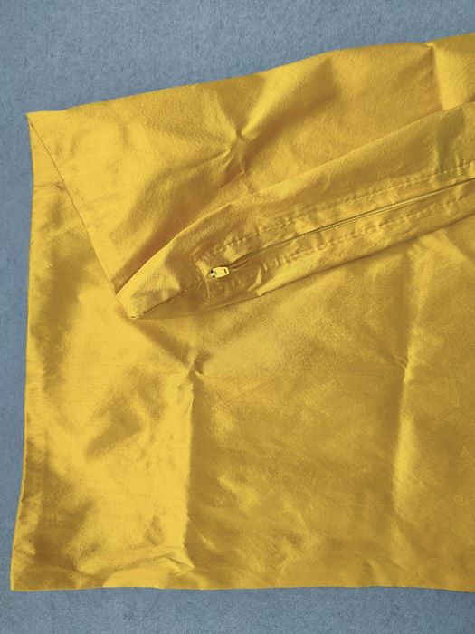 Шелковая наволочка натуральный шелк золотистая Globus