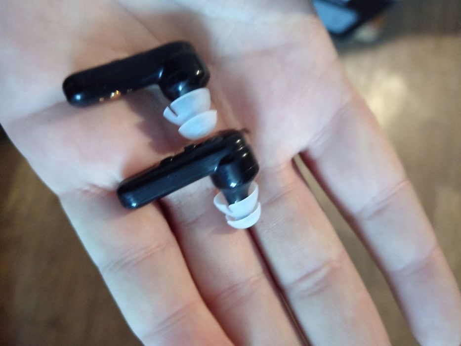 Слуховой аппарат в виде наушников