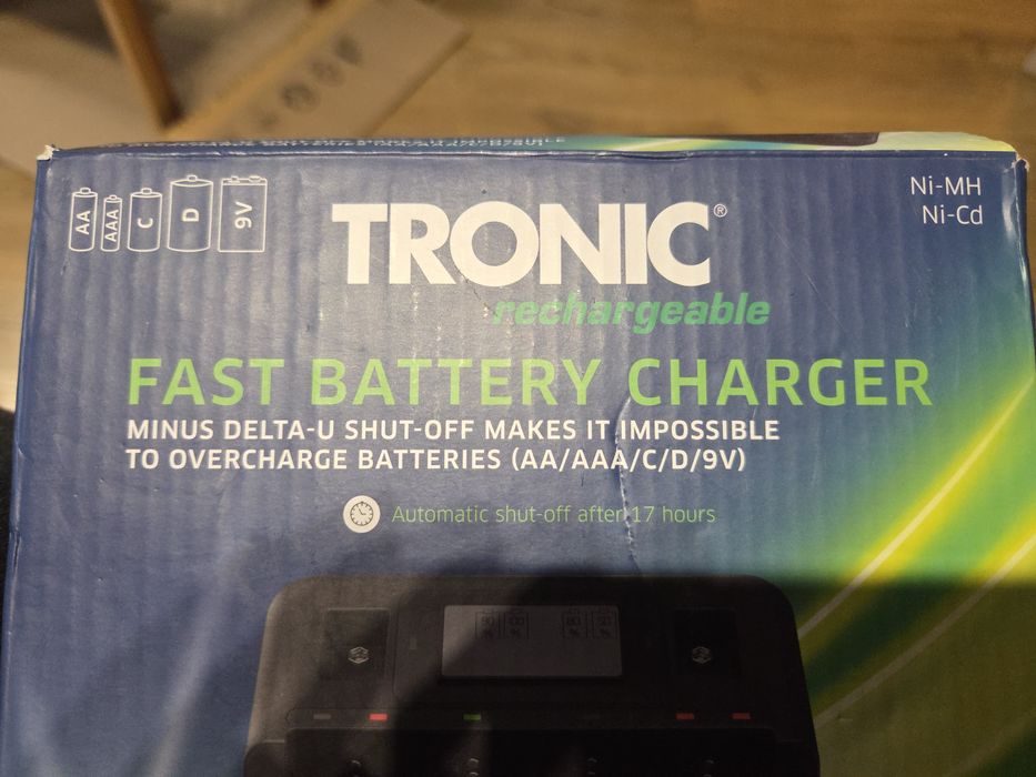 Ładowarka do akumulatorów akumulatorów  bateri AA AAA C  D 9V
