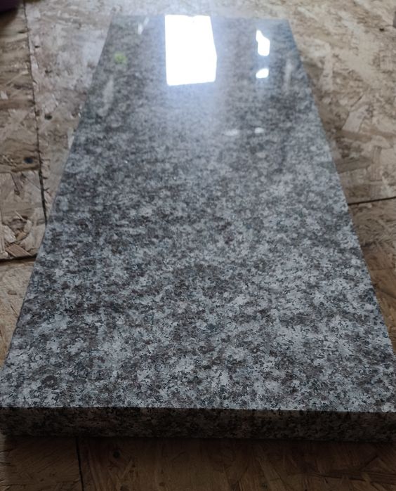 Nowy parapet granit brąz królewski grubość 3cm