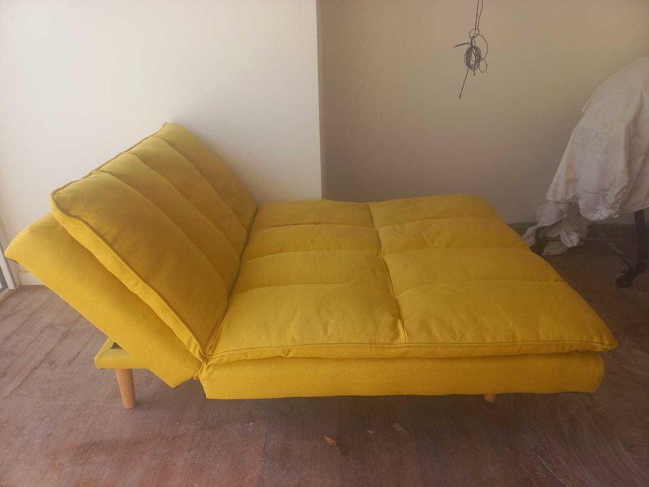 Sofá- cama moderno amarelo