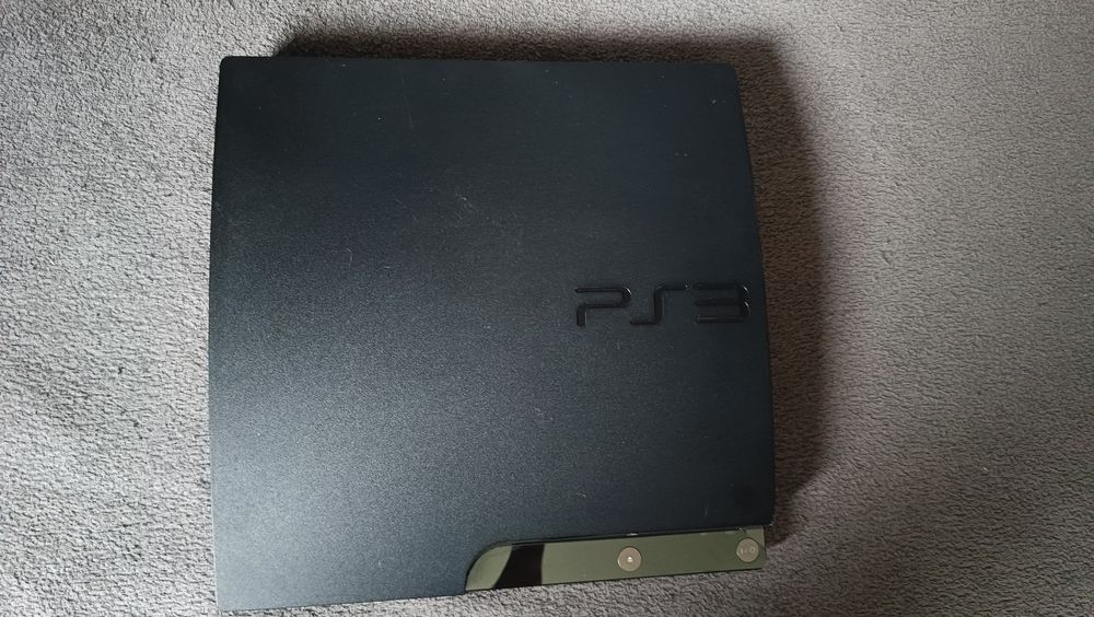 Konsola PlayStation 3 slim