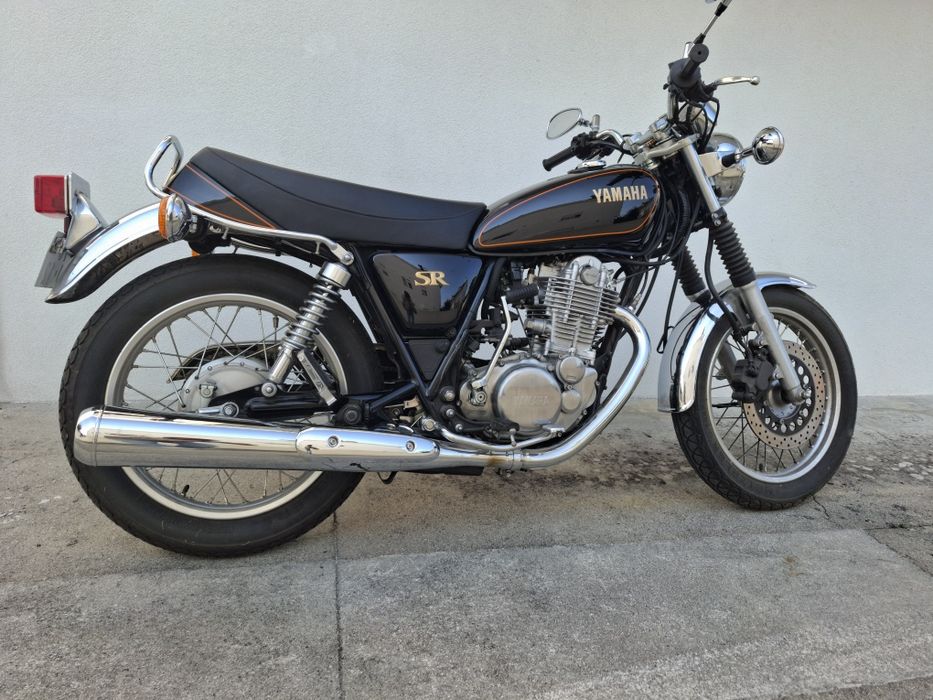 YAMAHA SR400 c/ 4125 km como NOVA