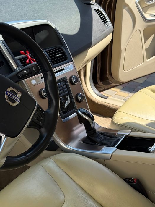Продам Volvo XC60