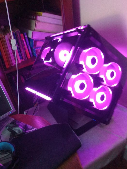 Komputer gamingowy zestaw +kierownica azza cube