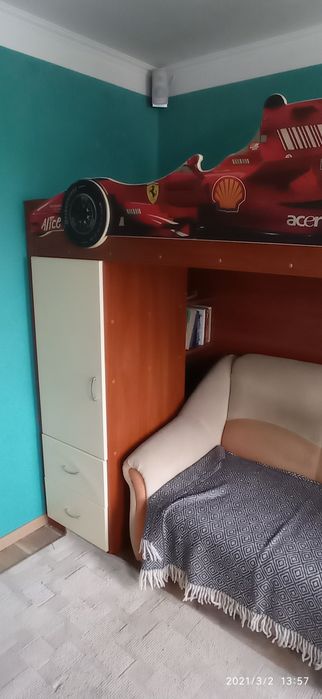 Детская двухъярусная кровать