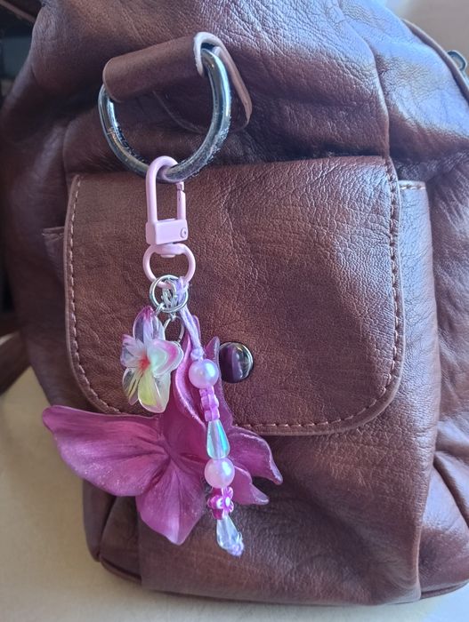 Bag charm artesanal borboleta