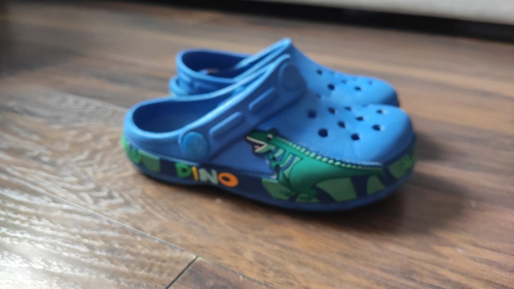 Klapki croksy dla dziecka rozm 26 Dinozaury
