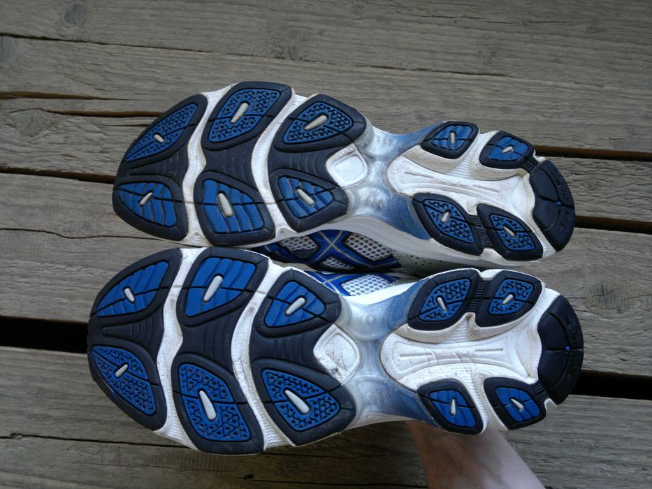 Кроссовки  Asics