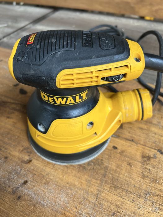 Ексцентрикова шліфмашинка Dewalt dwe 6423