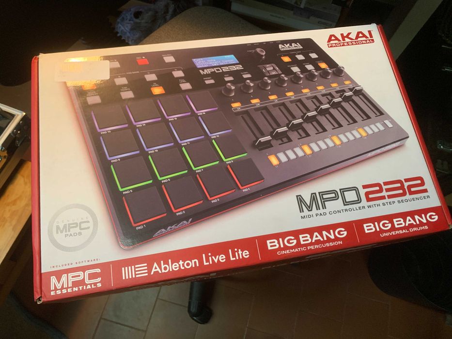 Akai MPD 232 Profissional - Controlador Midi